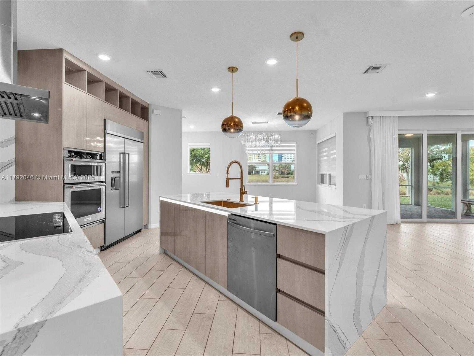 Small Image of 4317 FICUS ST, Hollywood Number 3
