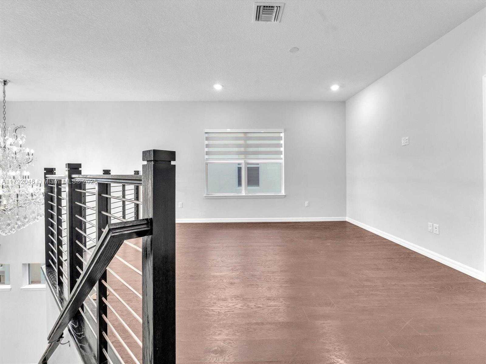 Small Image of 4317 FICUS ST, Hollywood Number 9