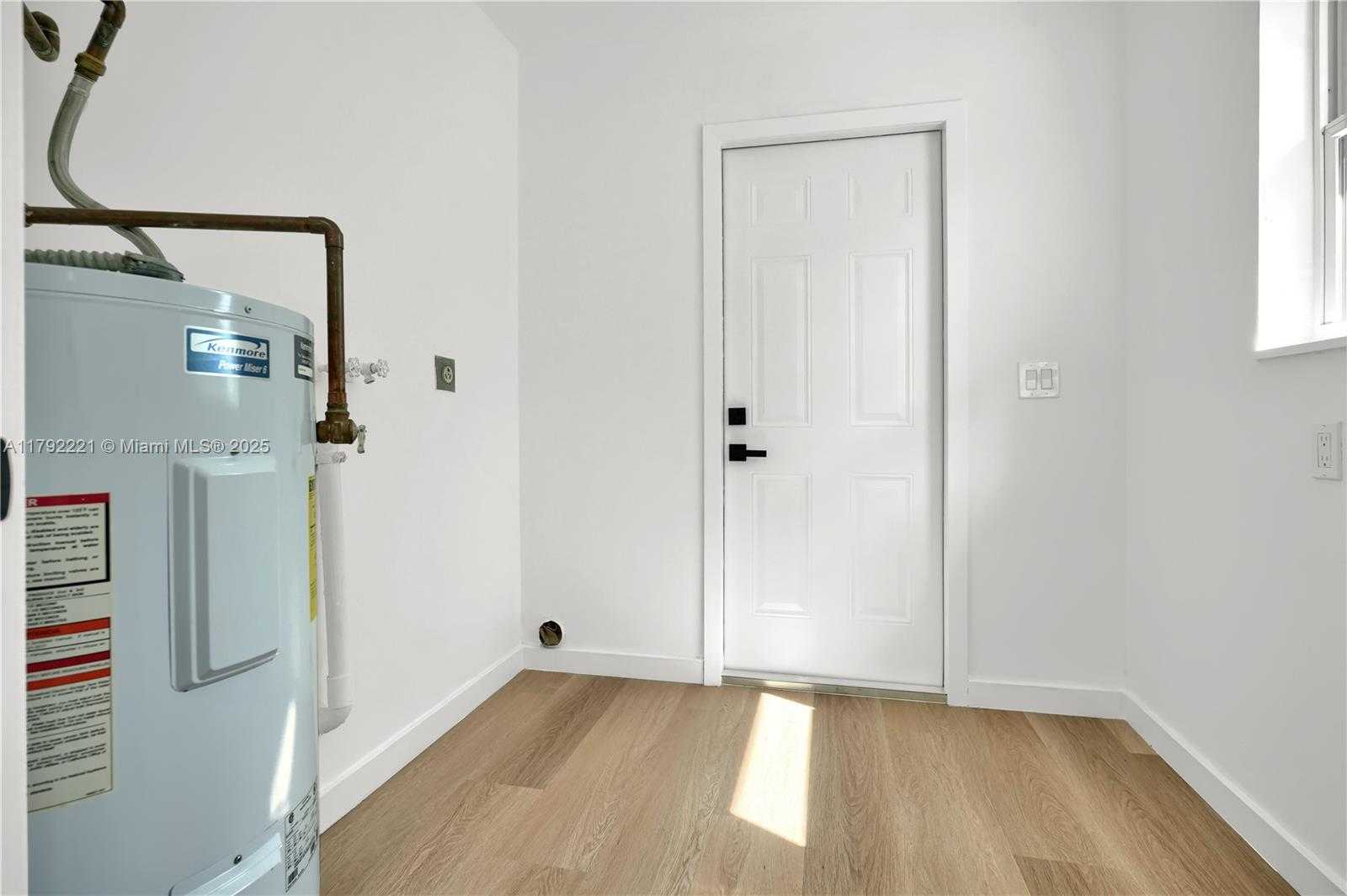 Small Image of 439 SOUTH WEST 17TH TER, Homestead Number 12