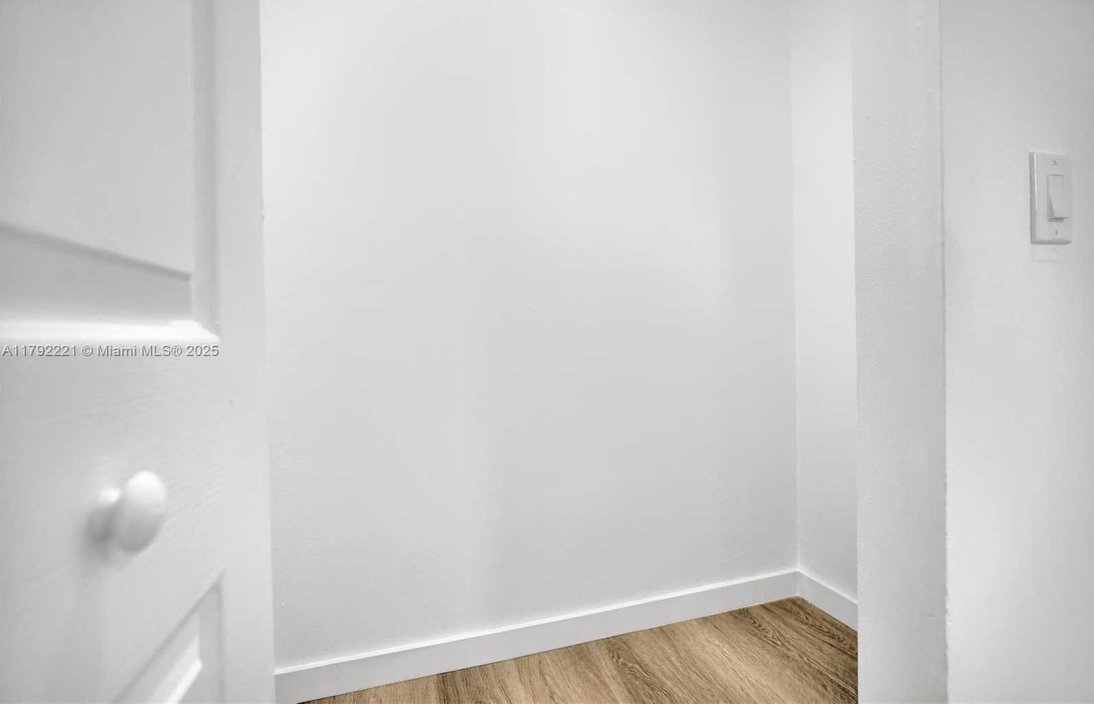 Small Image of 439 SOUTH WEST 17TH TER, Homestead Number 20