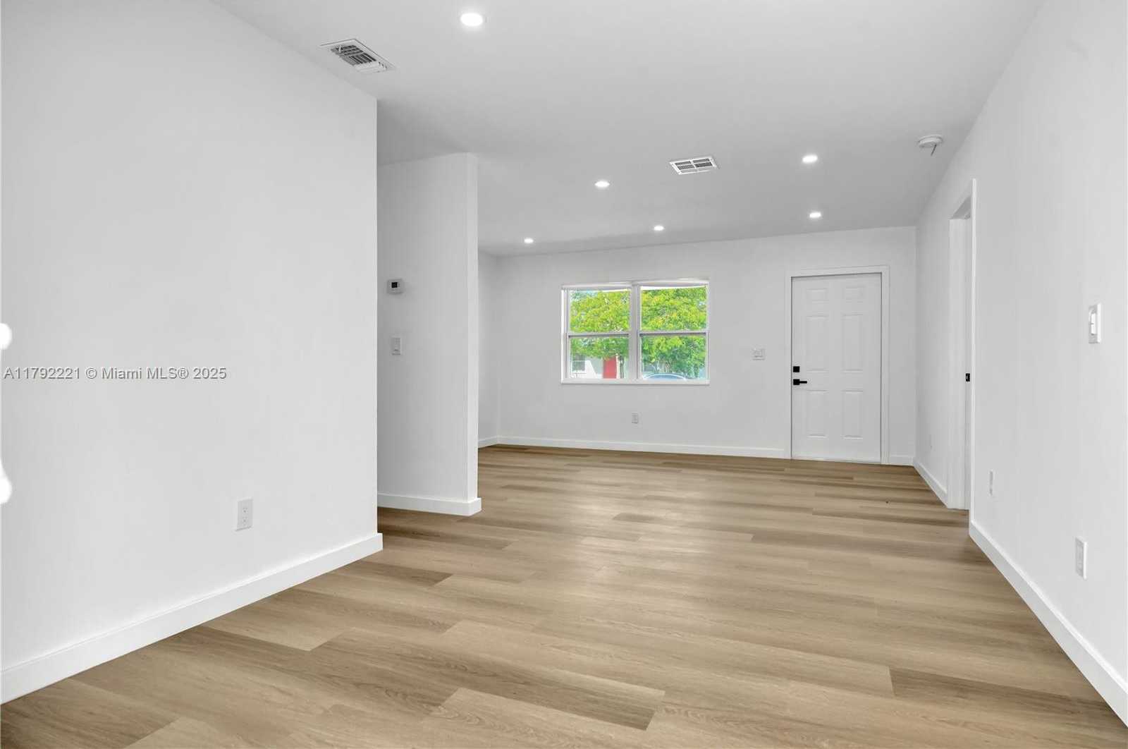 Small Image of 439 SOUTH WEST 17TH TER, Homestead Number 8