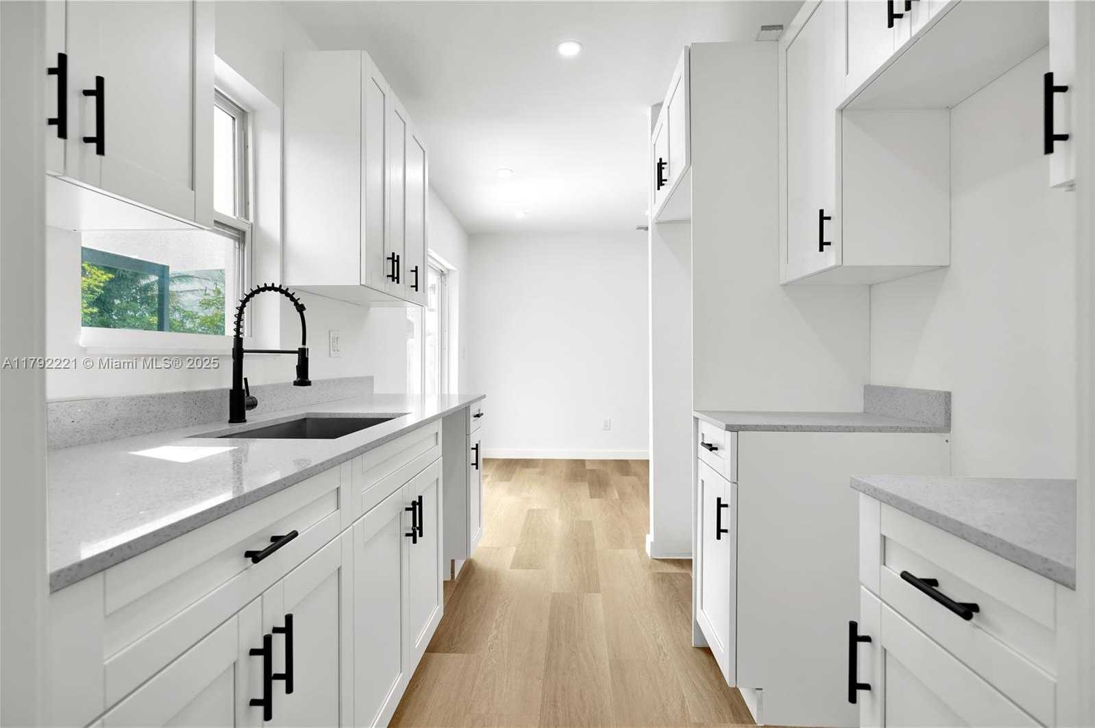 Small Image of 439 SOUTH WEST 17TH TER, Homestead Number 9