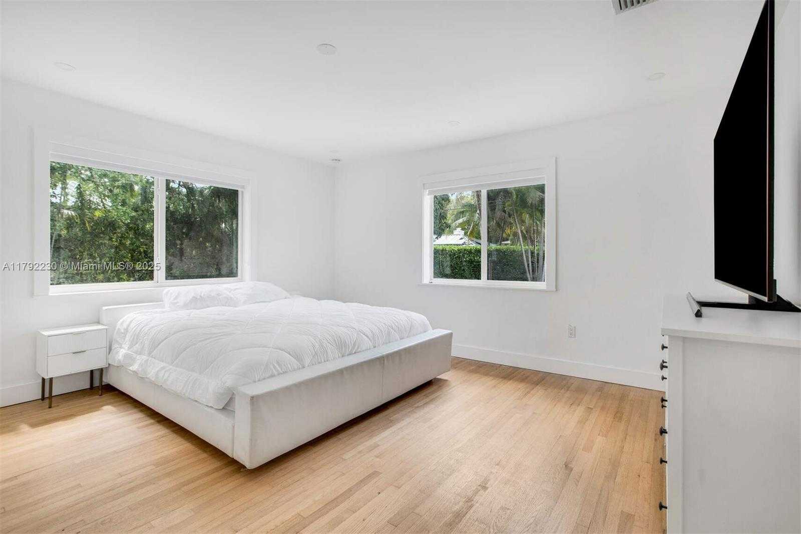 Small Image of 102 NORTH EAST 94TH ST, Miami Shores Number 16