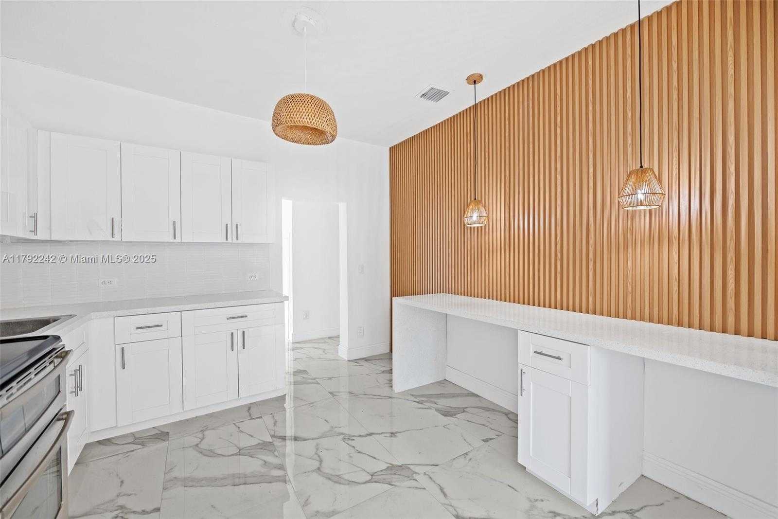 Small Image of 1683 NORTH EAST 168TH ST, North Miami Beach Number 12
