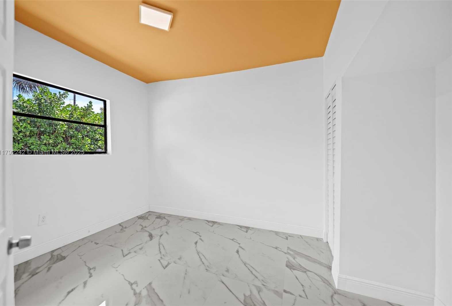 Small Image of 1683 NORTH EAST 168TH ST, North Miami Beach Number 19