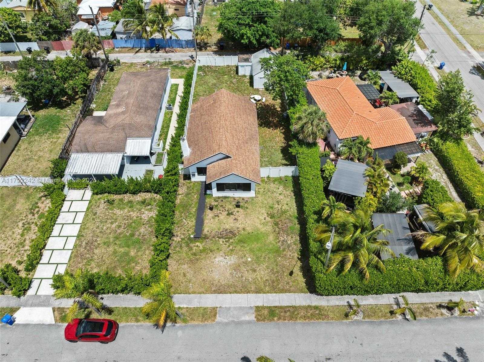 Small Image of 1683 NORTH EAST 168TH ST, North Miami Beach Number 23