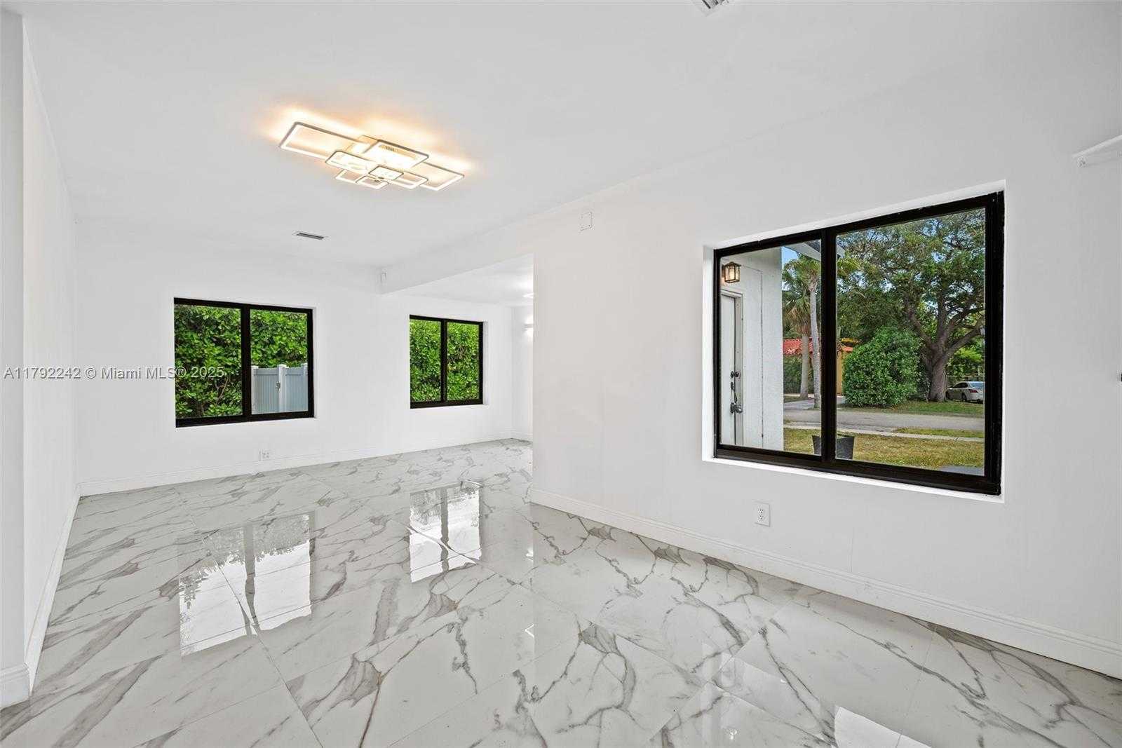 Small Image of 1683 NORTH EAST 168TH ST, North Miami Beach Number 9