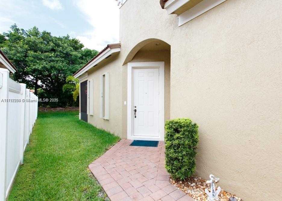 Small Image of 1640 NORTH EAST 37TH AVE, Homestead Number 4