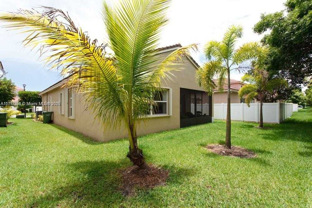 Small Image of 1640 NORTH EAST 37TH AVE, Homestead Number 5
