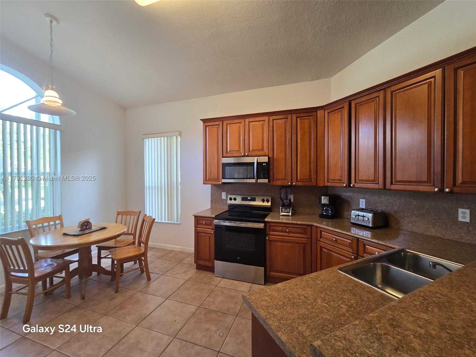 Small Image of 1640 NORTH EAST 37TH AVE, Homestead Number 9