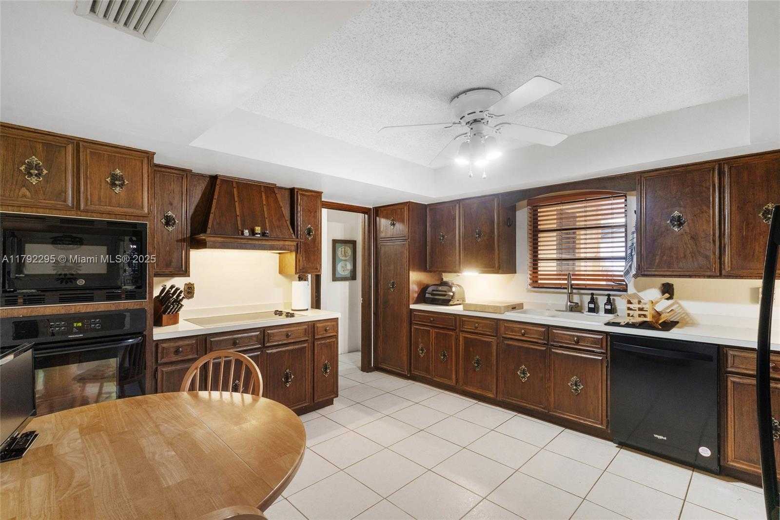 Small Image of 8261 SOUTH WEST 186TH ST, Cutler Bay Number 15