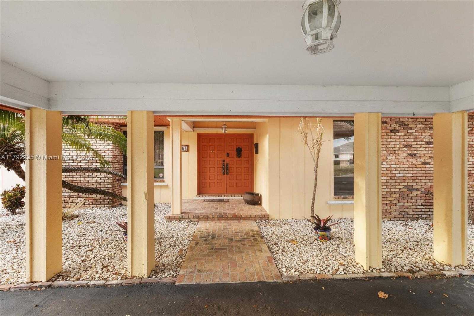 Small Image of 8261 SOUTH WEST 186TH ST, Cutler Bay Number 4