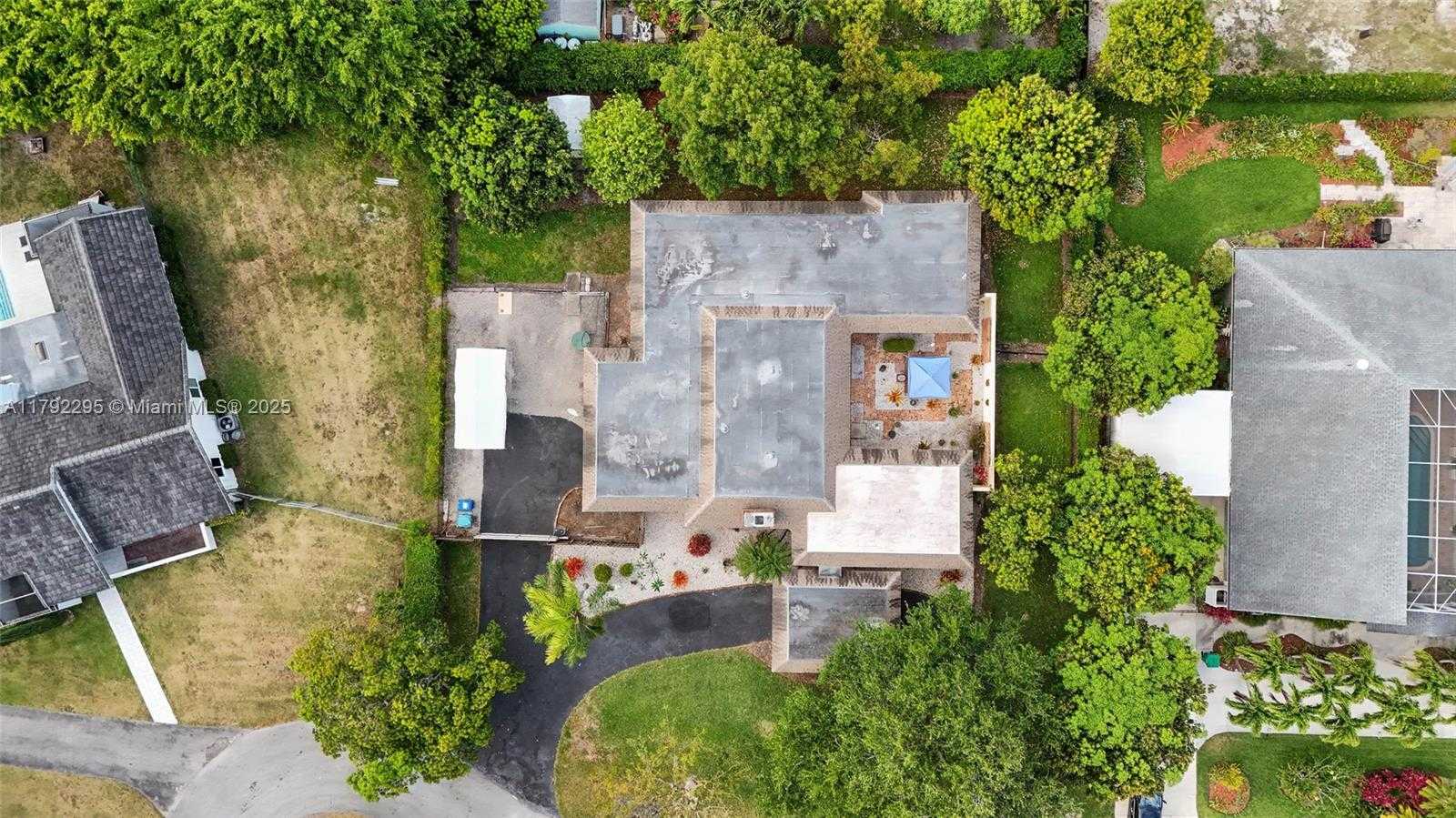 Small Image of 8261 SOUTH WEST 186TH ST, Cutler Bay Number 53