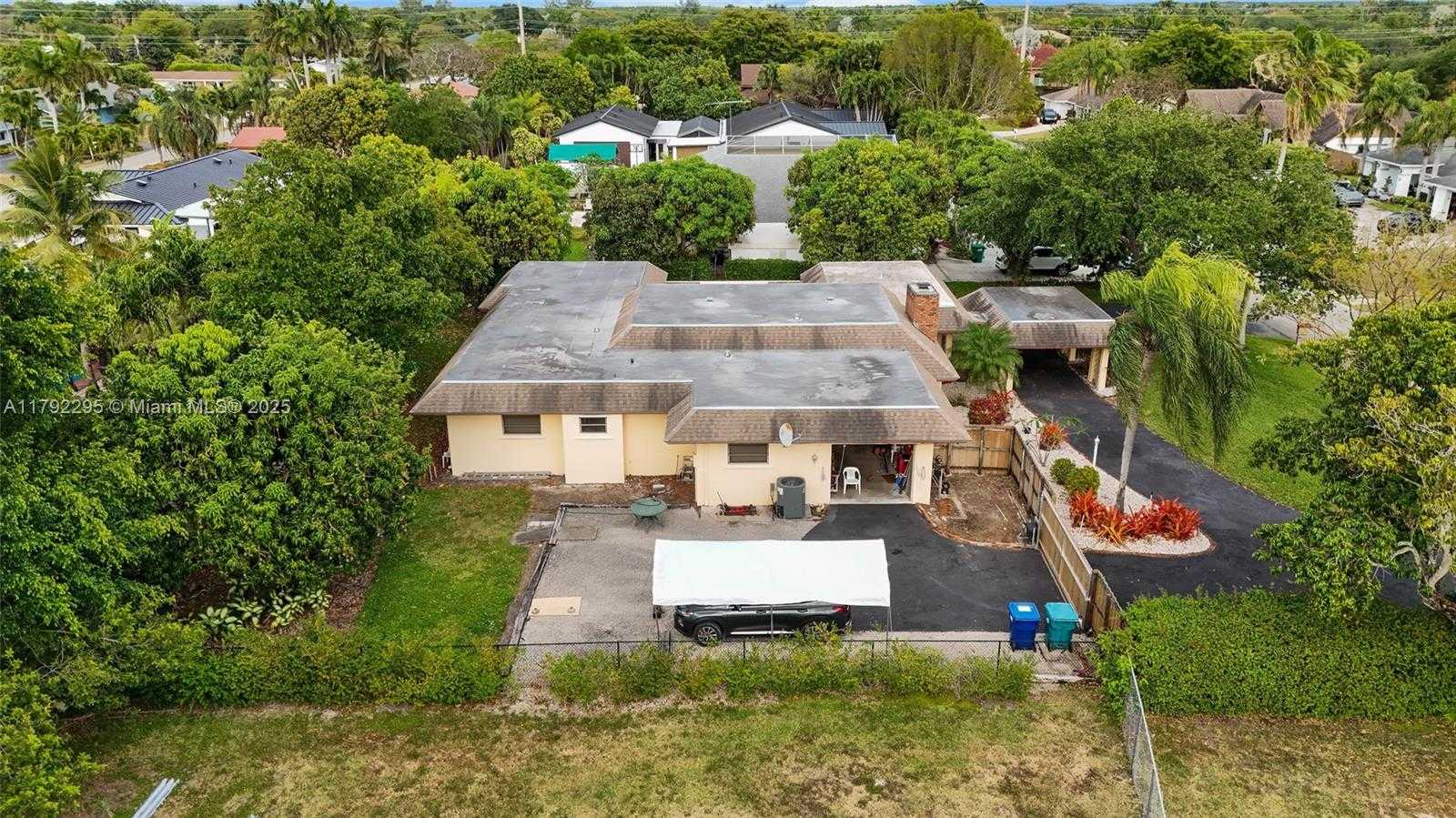 Small Image of 8261 SOUTH WEST 186TH ST, Cutler Bay Number 55