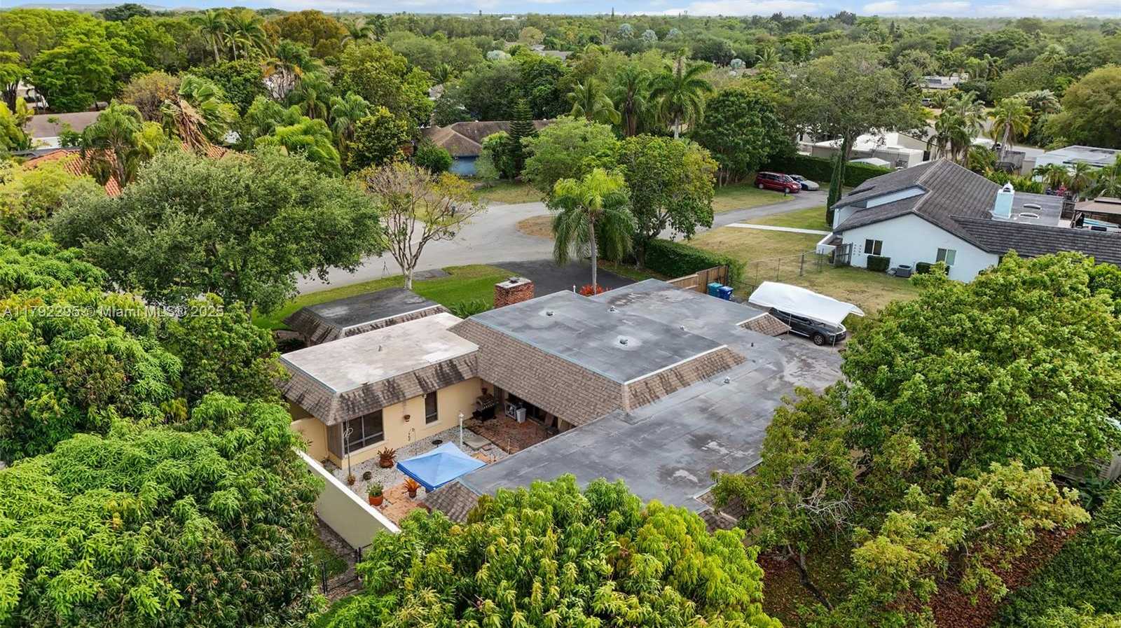 Small Image of 8261 SOUTH WEST 186TH ST, Cutler Bay Number 57