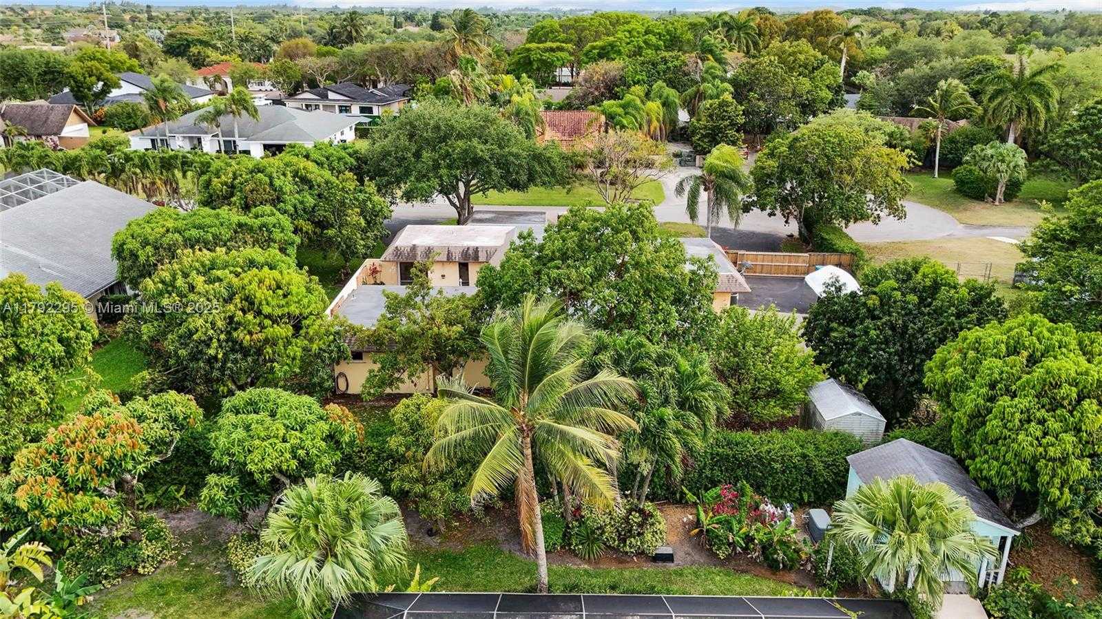 Small Image of 8261 SOUTH WEST 186TH ST, Cutler Bay Number 58