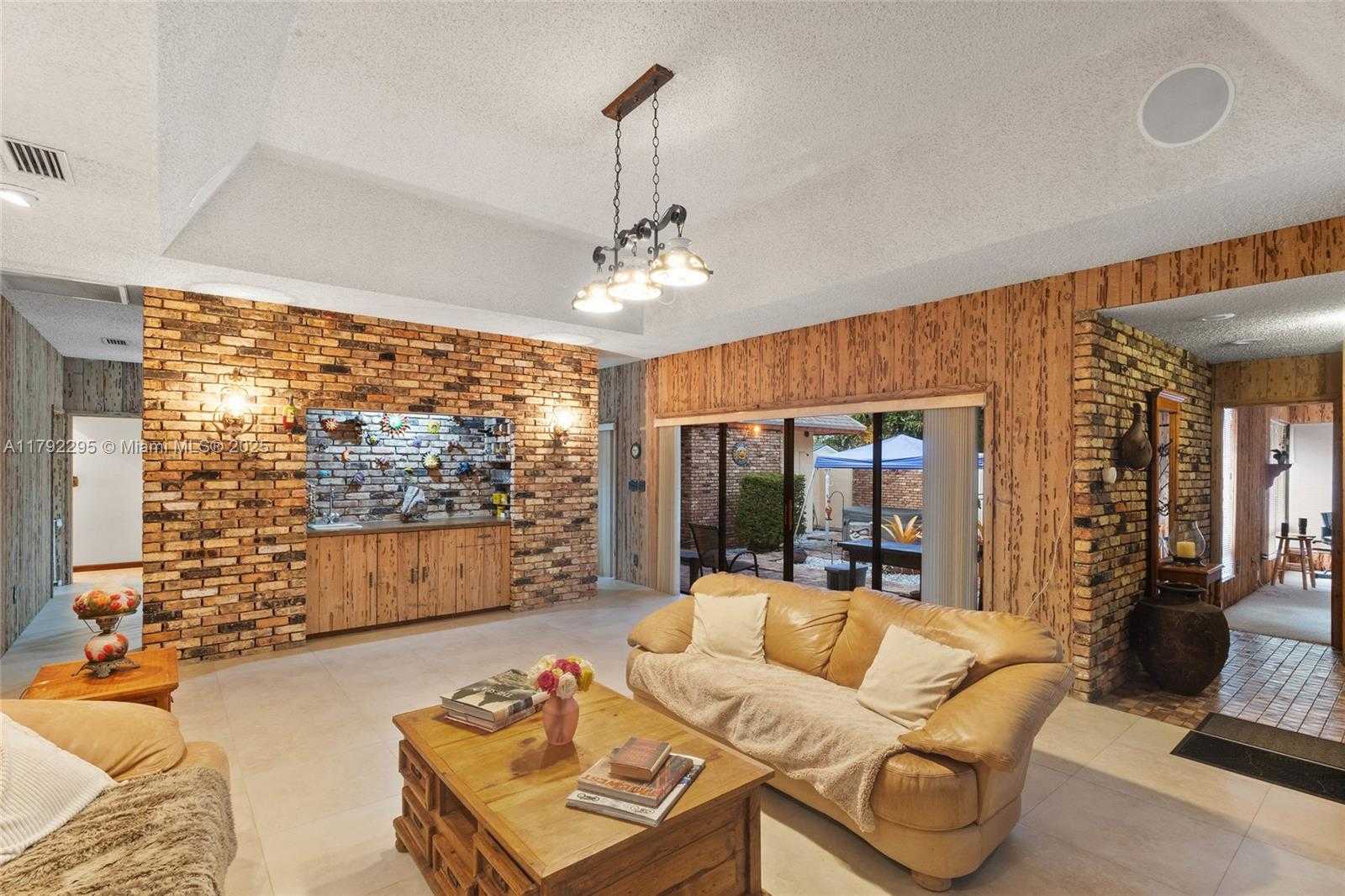 Small Image of 8261 SOUTH WEST 186TH ST, Cutler Bay Number 9