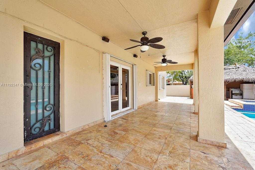 Small Image of 16732 NORTH WEST 89TH PL, Miami Lakes Number 11