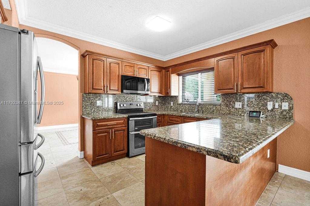 Small Image of 16732 NORTH WEST 89TH PL, Miami Lakes Number 20