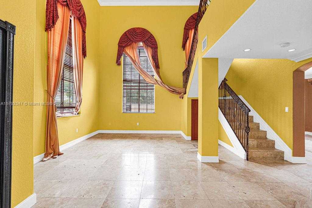 Small Image of 16732 NORTH WEST 89TH PL, Miami Lakes Number 21