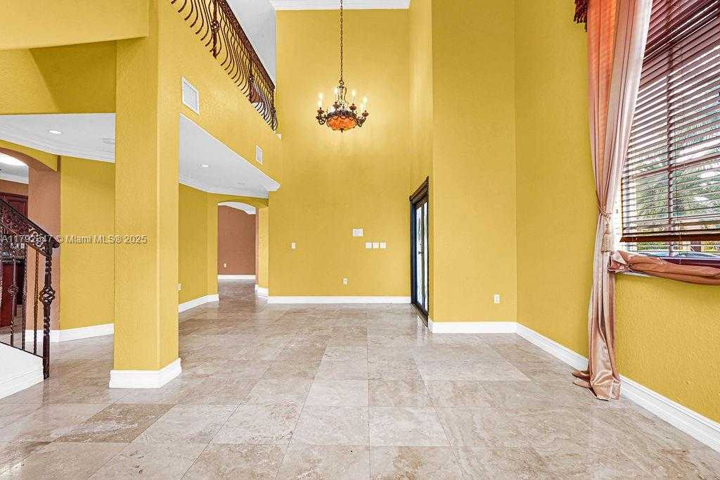 Small Image of 16732 NORTH WEST 89TH PL, Miami Lakes Number 29