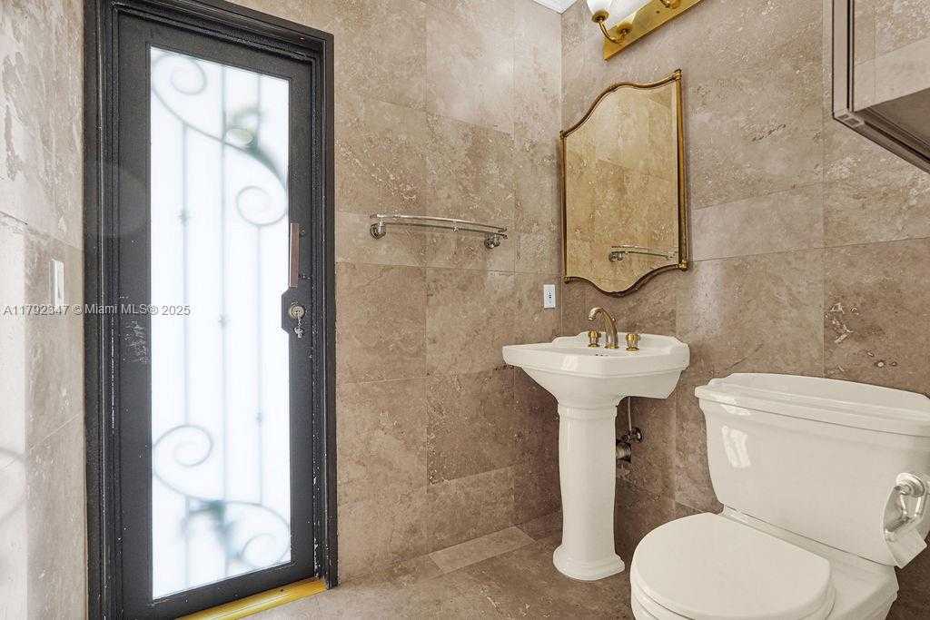 Small Image of 16732 NORTH WEST 89TH PL, Miami Lakes Number 32