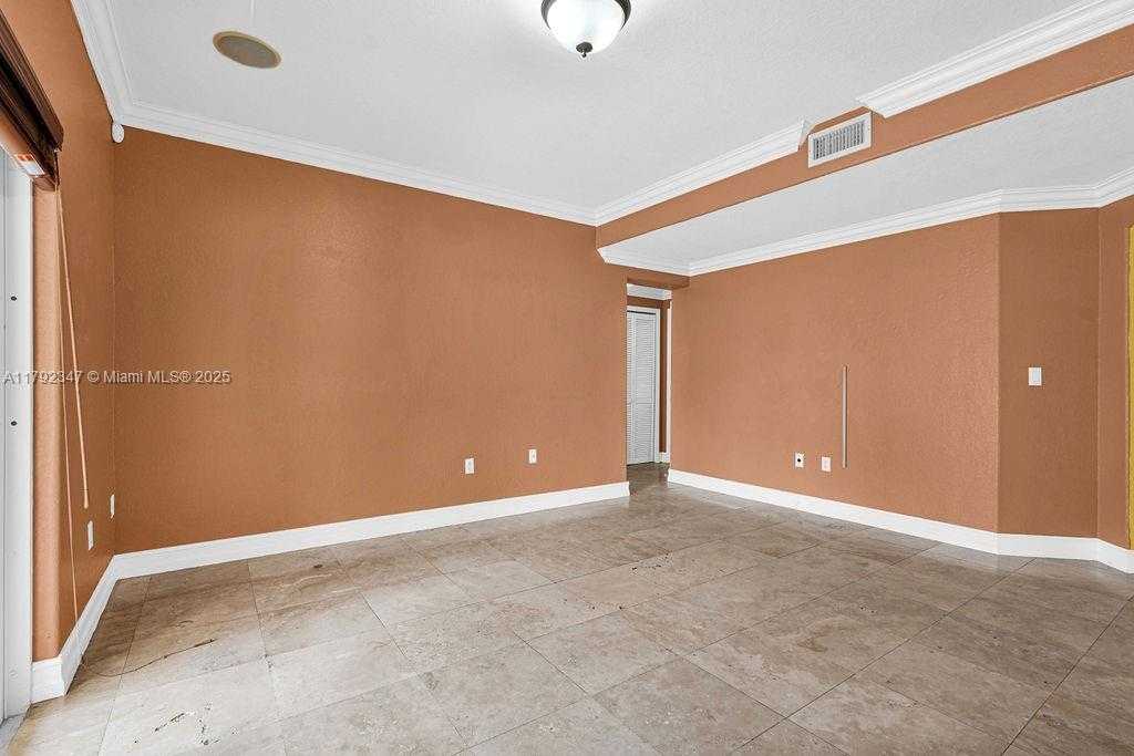 Small Image of 16732 NORTH WEST 89TH PL, Miami Lakes Number 34