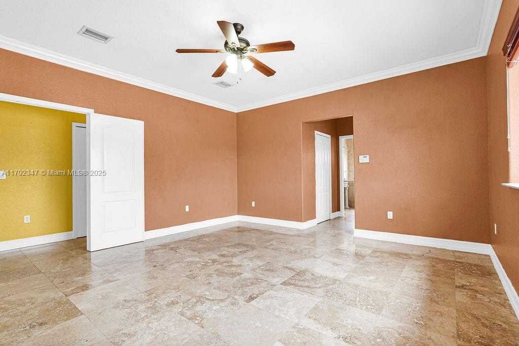 Small Image of 16732 NORTH WEST 89TH PL, Miami Lakes Number 38