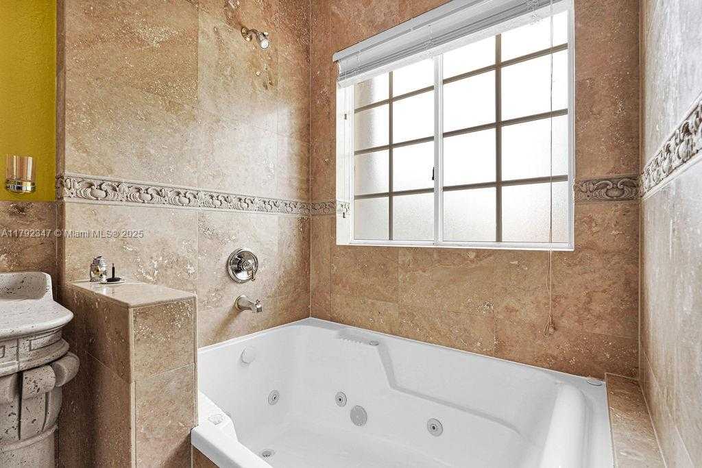 Small Image of 16732 NORTH WEST 89TH PL, Miami Lakes Number 48
