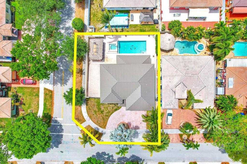 Small Image of 16732 NORTH WEST 89TH PL, Miami Lakes Number 6
