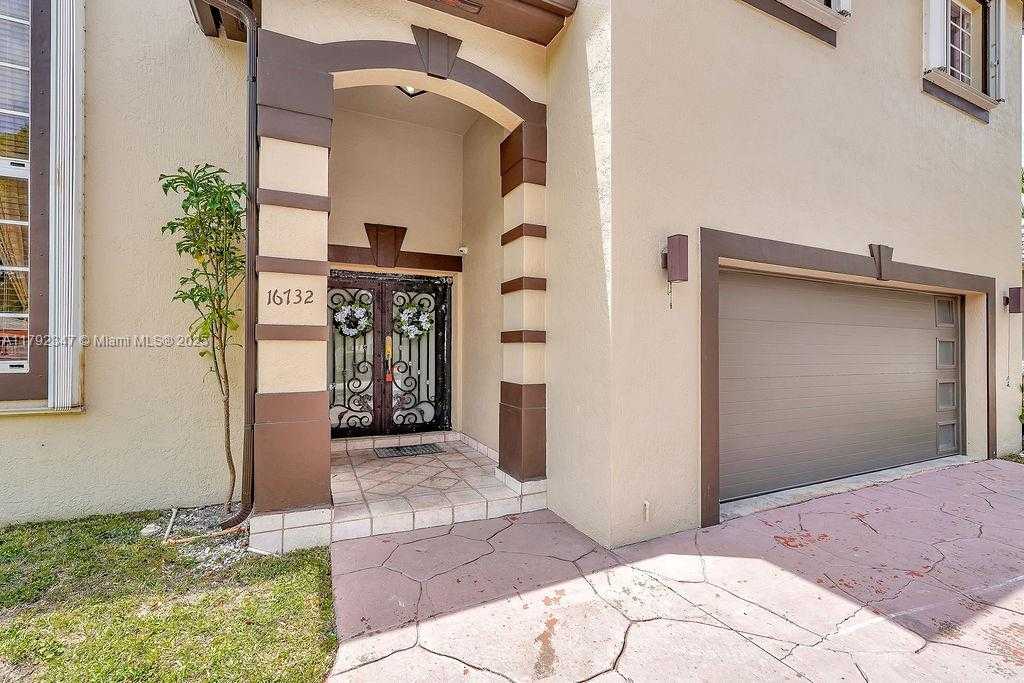 Small Image of 16732 NORTH WEST 89TH PL, Miami Lakes Number 64