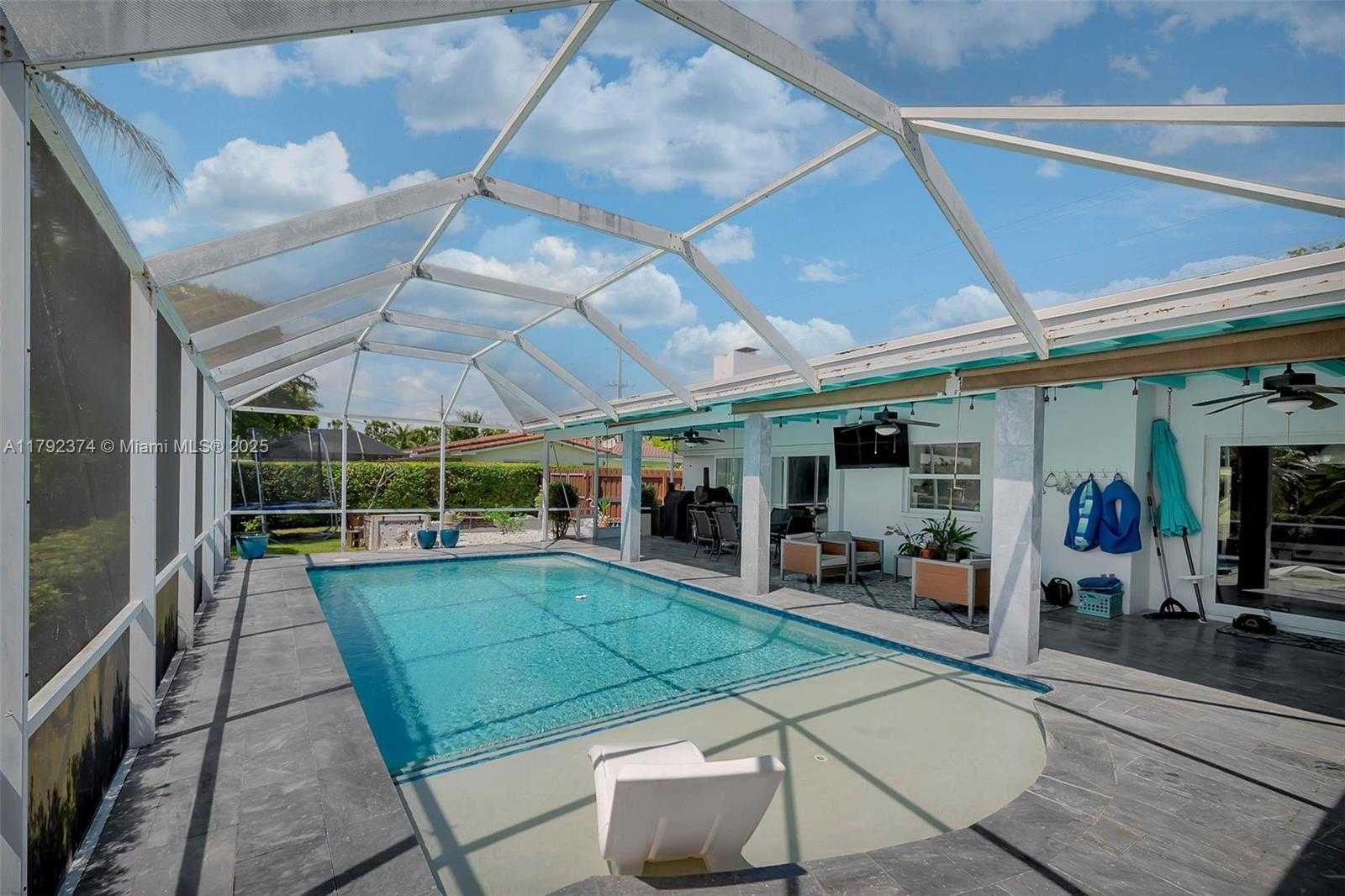 Small Image of 16840 SOUTH WEST 87TH AVE, Palmetto Bay Number 19