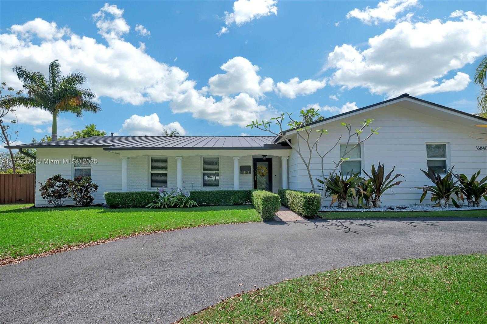 Small Image of 16840 SOUTH WEST 87TH AVE, Palmetto Bay Number 2