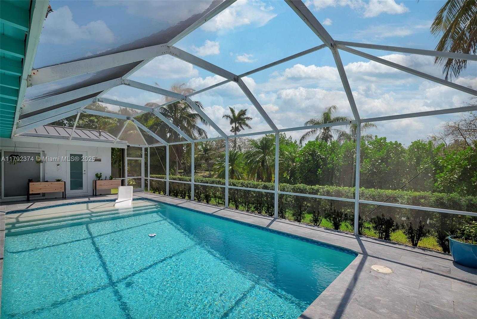 Small Image of 16840 SOUTH WEST 87TH AVE, Palmetto Bay Number 20