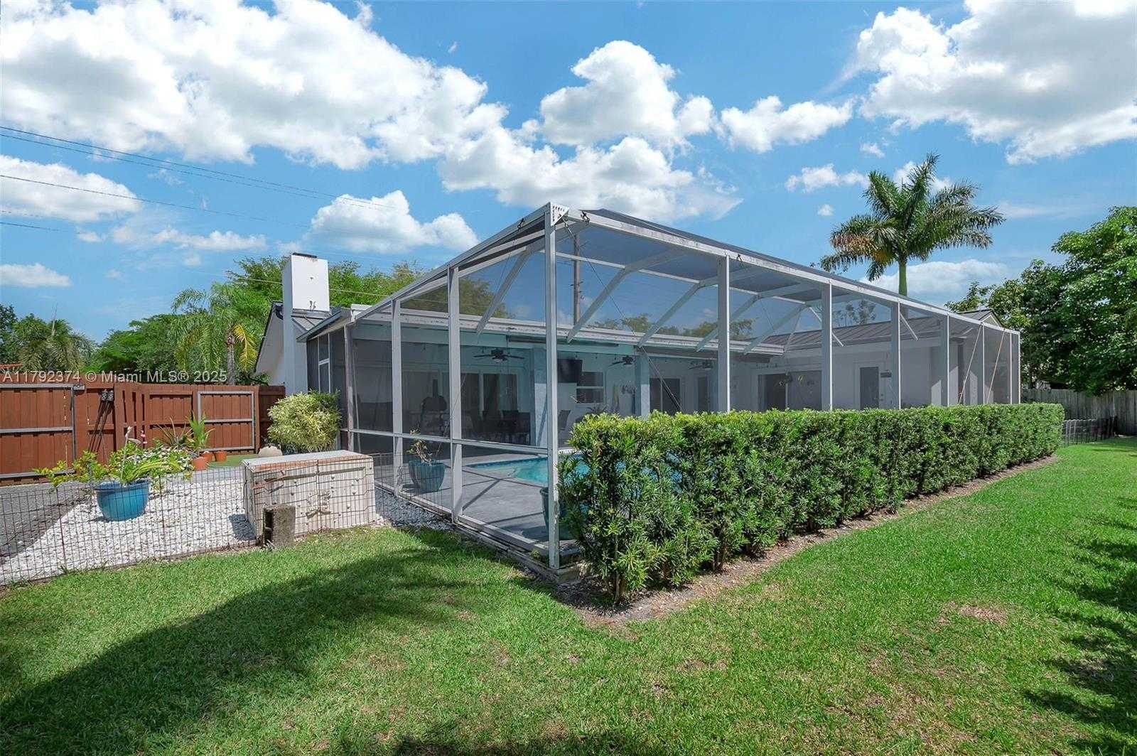 Small Image of 16840 SOUTH WEST 87TH AVE, Palmetto Bay Number 21