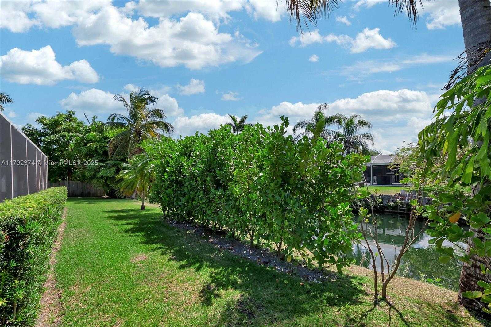 Small Image of 16840 SOUTH WEST 87TH AVE, Palmetto Bay Number 27