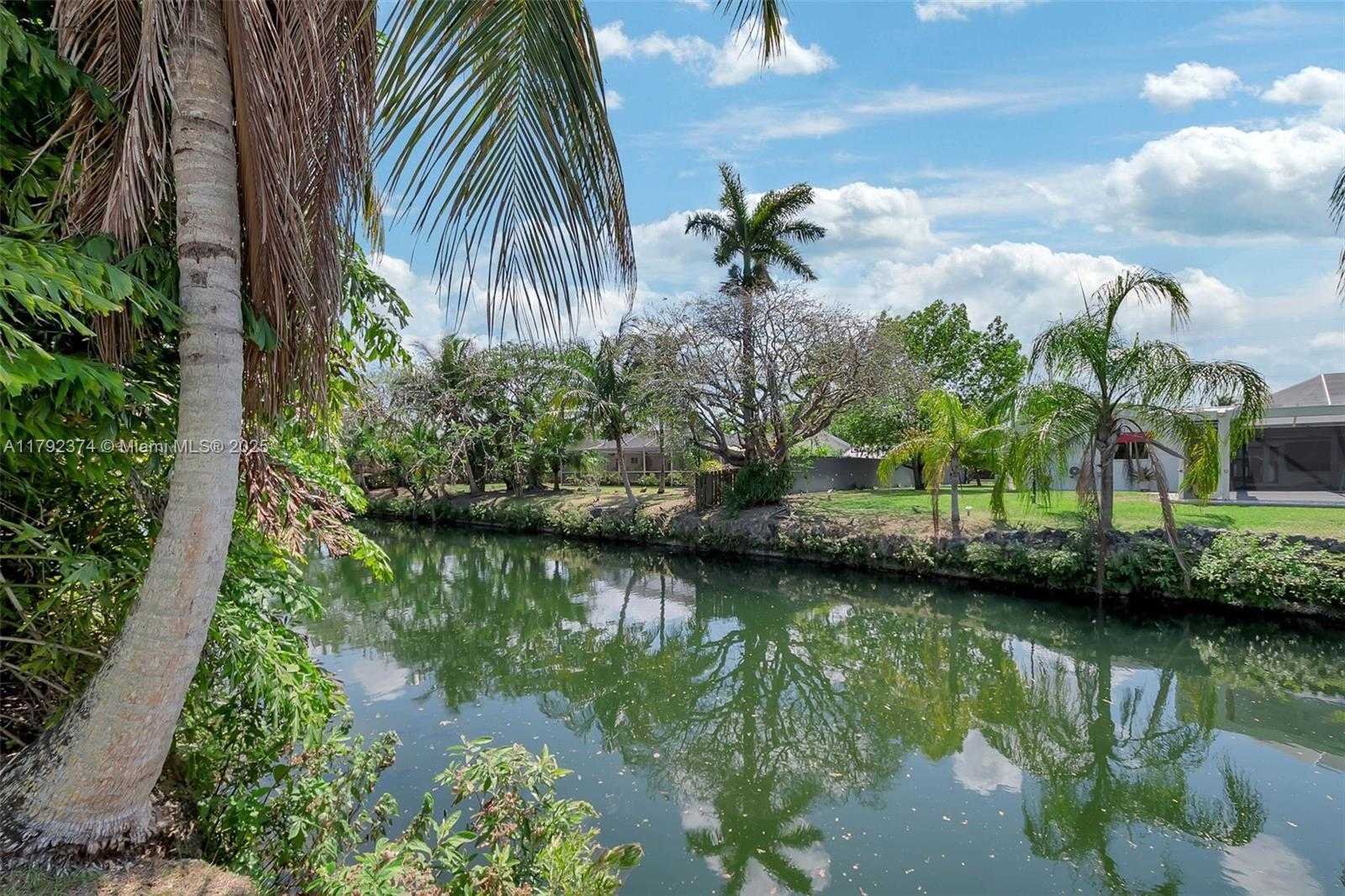 Small Image of 16840 SOUTH WEST 87TH AVE, Palmetto Bay Number 30