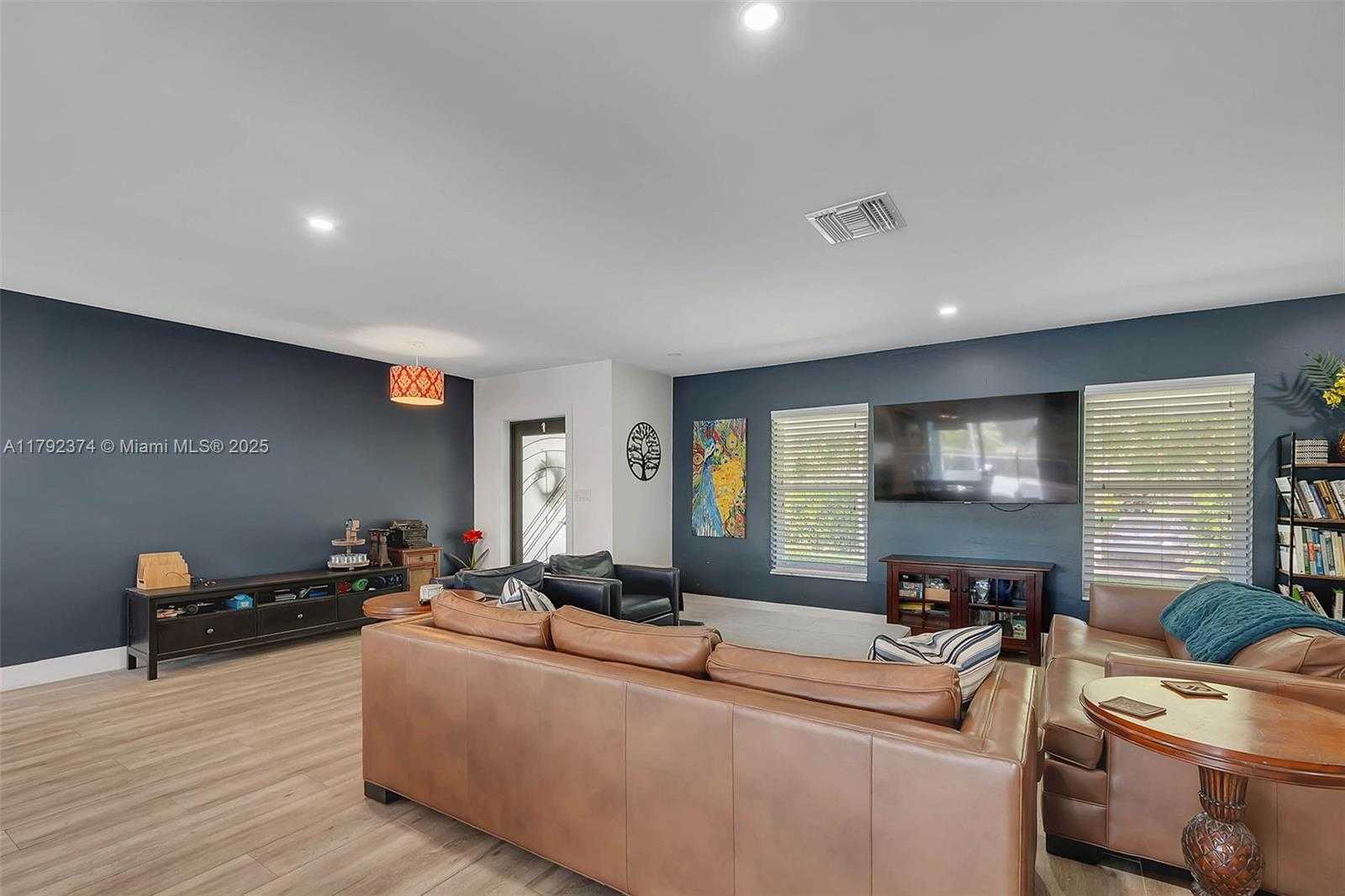 Small Image of 16840 SOUTH WEST 87TH AVE, Palmetto Bay Number 4