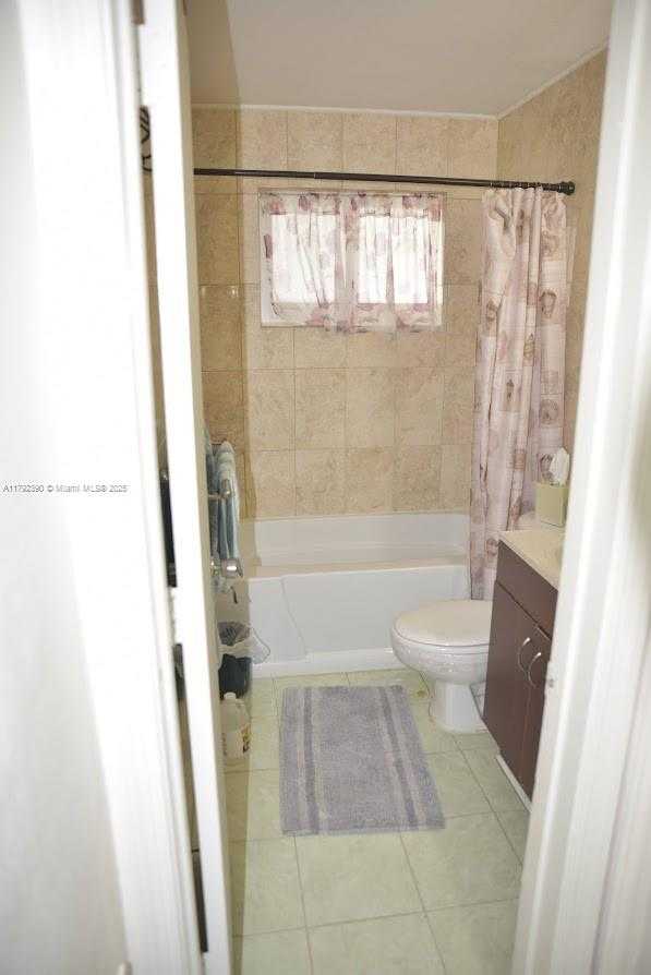 Small Image of 4701 NORTH WEST 43RD AV, Tamarac Number 11