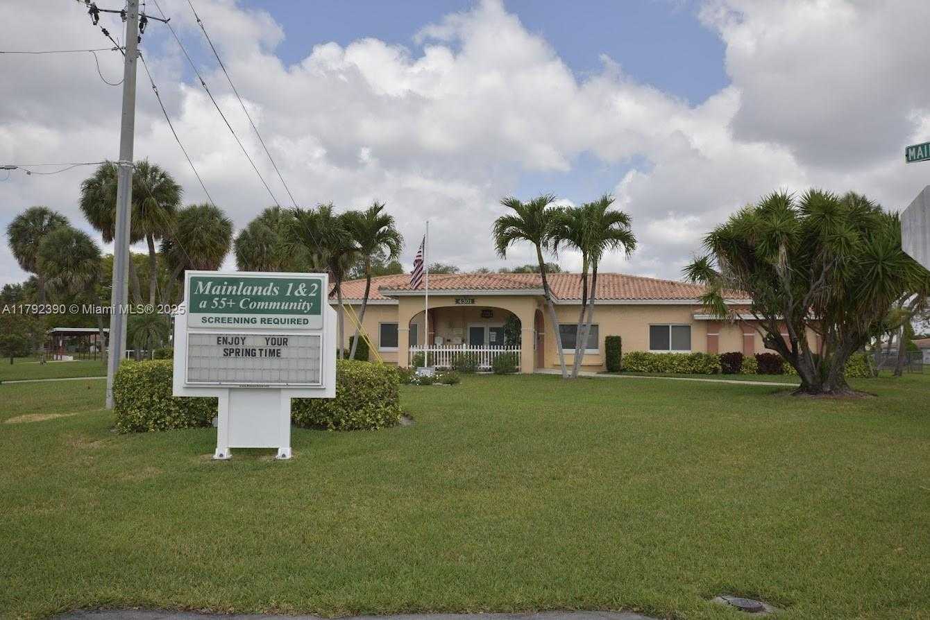 Small Image of 4701 NORTH WEST 43RD AV, Tamarac Number 18
