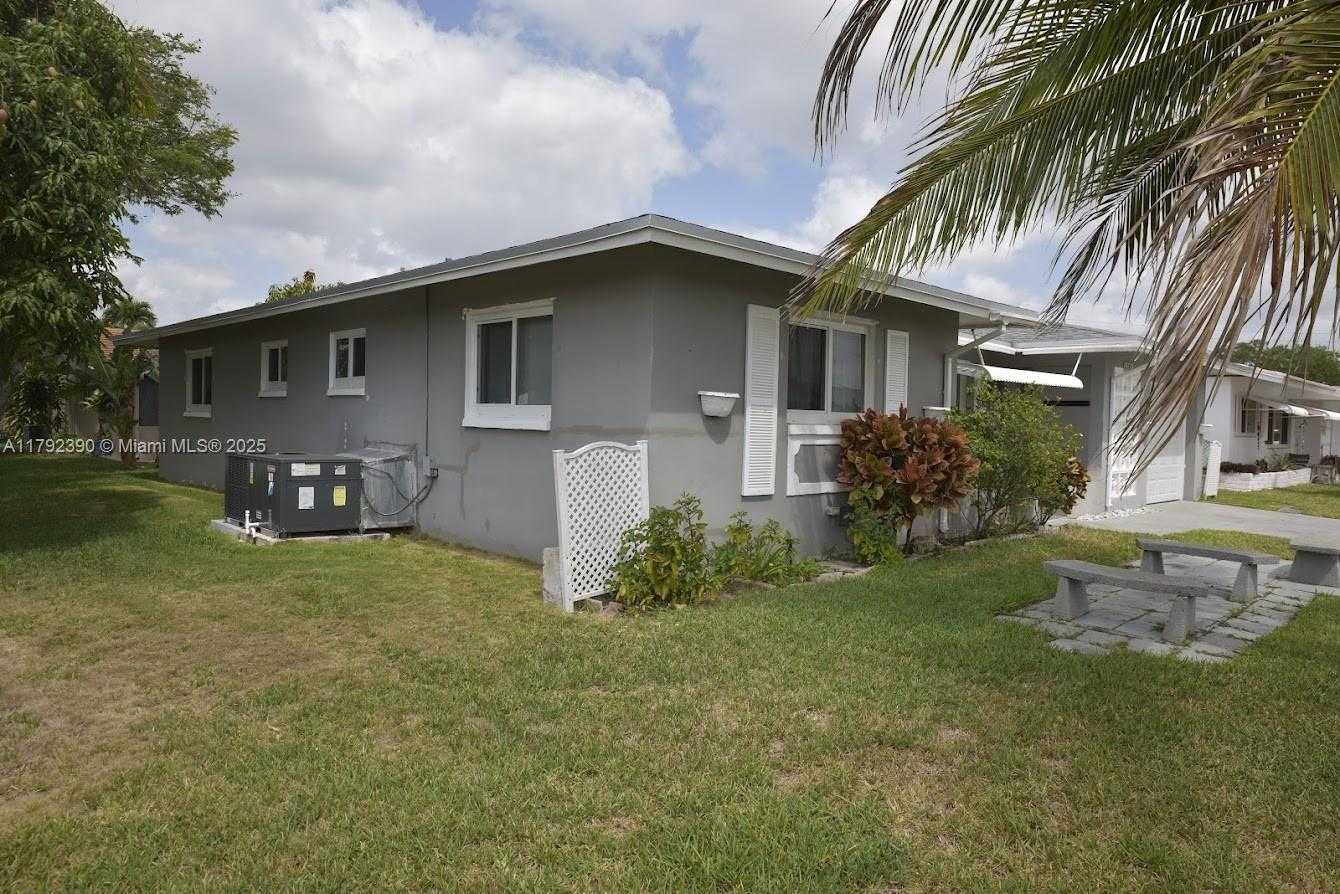 Small Image of 4701 NORTH WEST 43RD AV, Tamarac Number 2