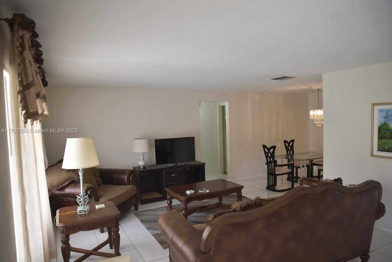 Small Image of 4701 NORTH WEST 43RD AV, Tamarac Number 3