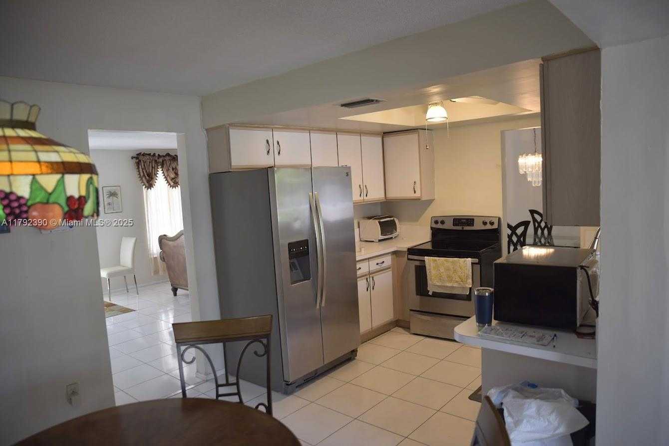 Small Image of 4701 NORTH WEST 43RD AV, Tamarac Number 4