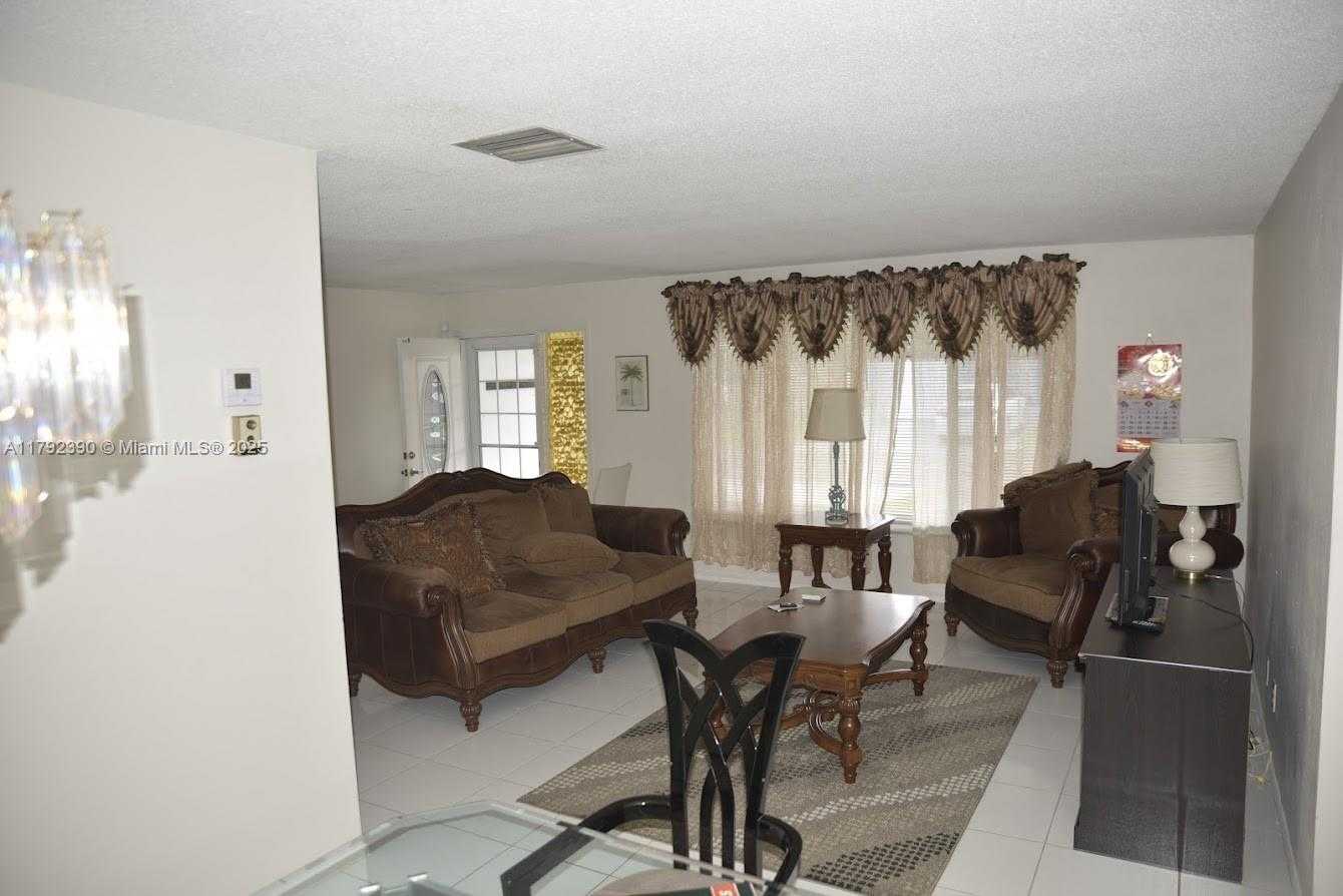 Small Image of 4701 NORTH WEST 43RD AV, Tamarac Number 5