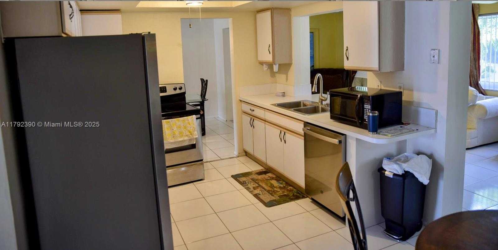 Small Image of 4701 NORTH WEST 43RD AV, Tamarac Number 6