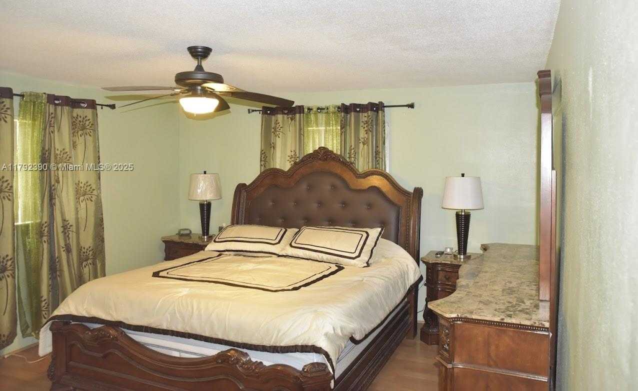Small Image of 4701 NORTH WEST 43RD AV, Tamarac Number 8
