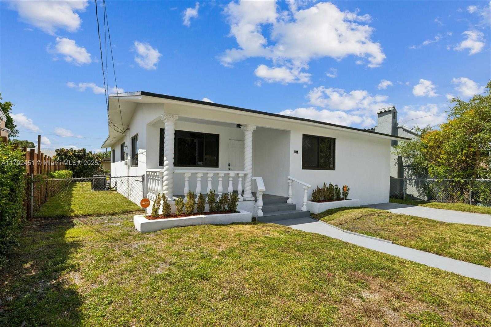 Small Image of 1384 NORTH WEST 55TH TER, Miami Number 4