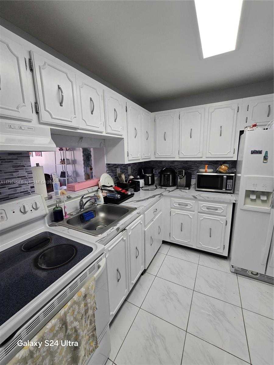 Small Image of 5201 NORTH WEST 7TH ST, Miami Number 10