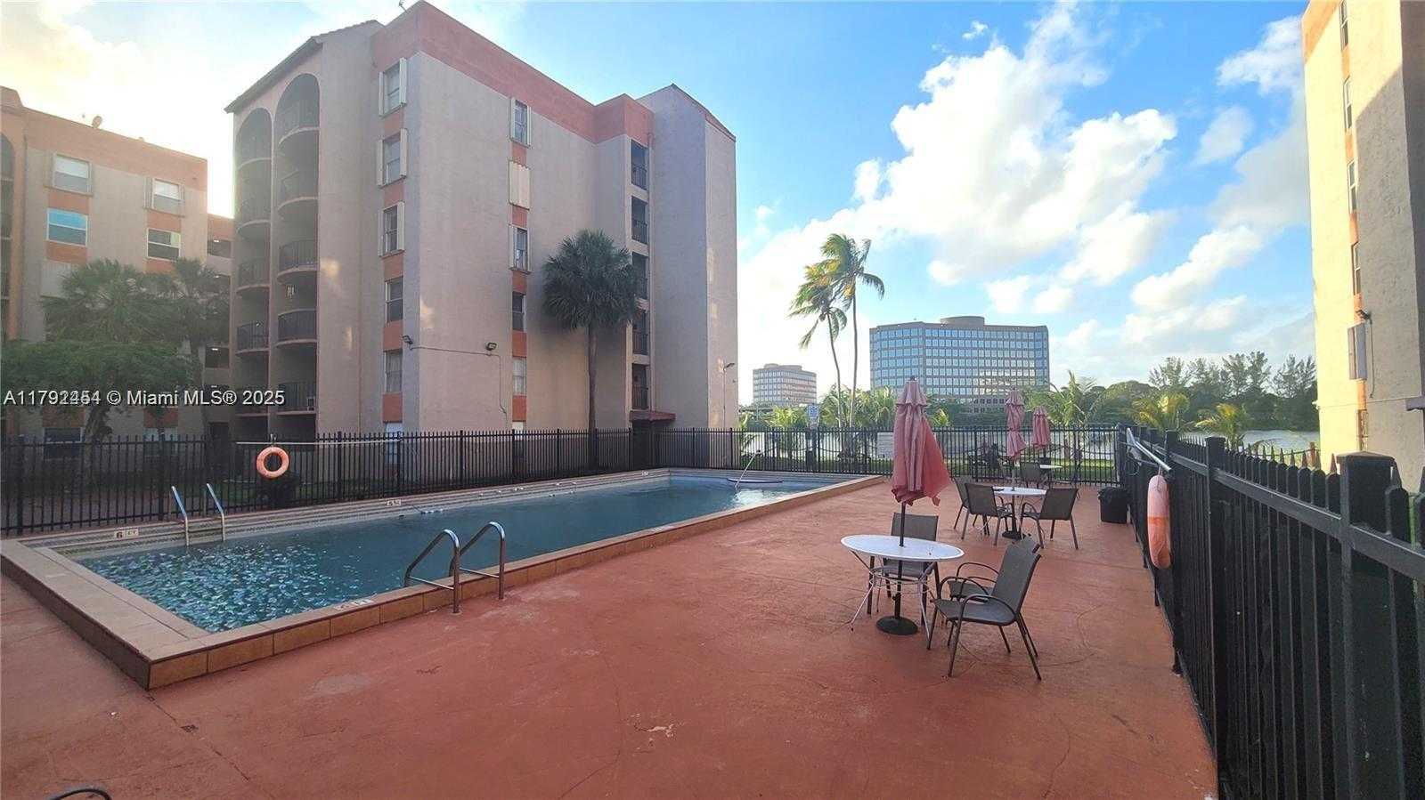 Small Image of 5201 NORTH WEST 7TH ST, Miami Number 4
