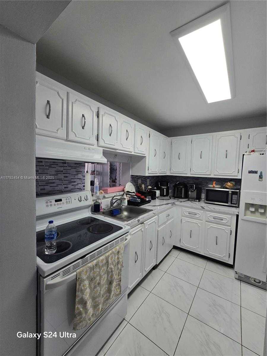 Small Image of 5201 NORTH WEST 7TH ST, Miami Number 9